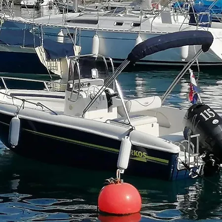 Marid - One Bedroom With Balcony Apartment *